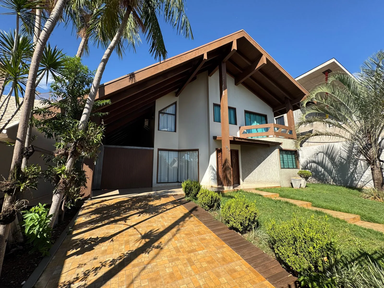 Sobrado Alto Padrão – 310m² Privativos