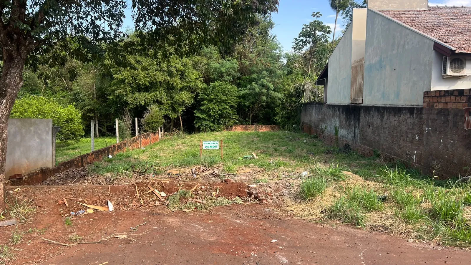 Vende-se Terreno com otima localizaçao proximo ao lago municipal