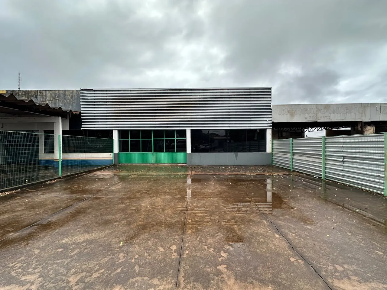 BARRACÃO COMERCIAL 